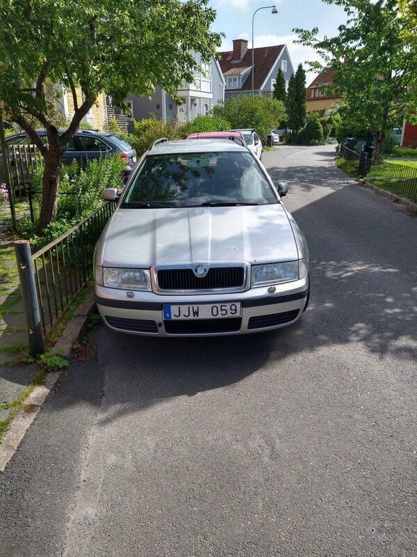 Silver Begagnad 2006 Skoda Octavia Tour Kombi | 19 000 kr (Marknadspris) - Bild 1/4