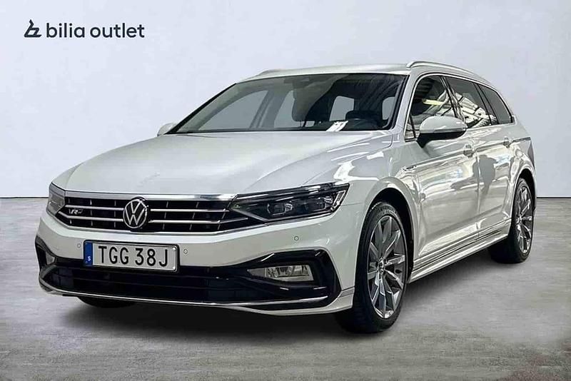 Vit Begagnad 2022 VW Passat Kombi | 279 900 kr (Lite dyr) - Bild 1/1