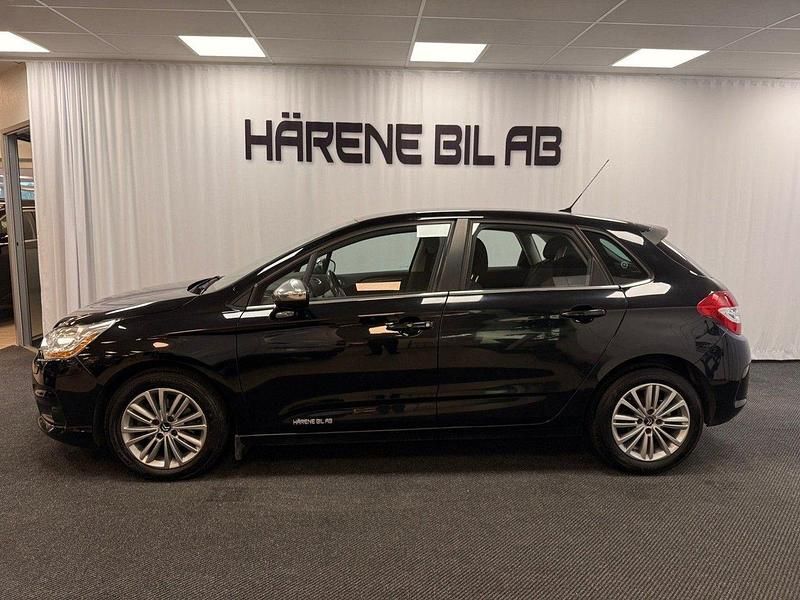 Begagnad Citroën C4 114 HK (83 kW) 2014 Blå (svartmet) Halvkombi