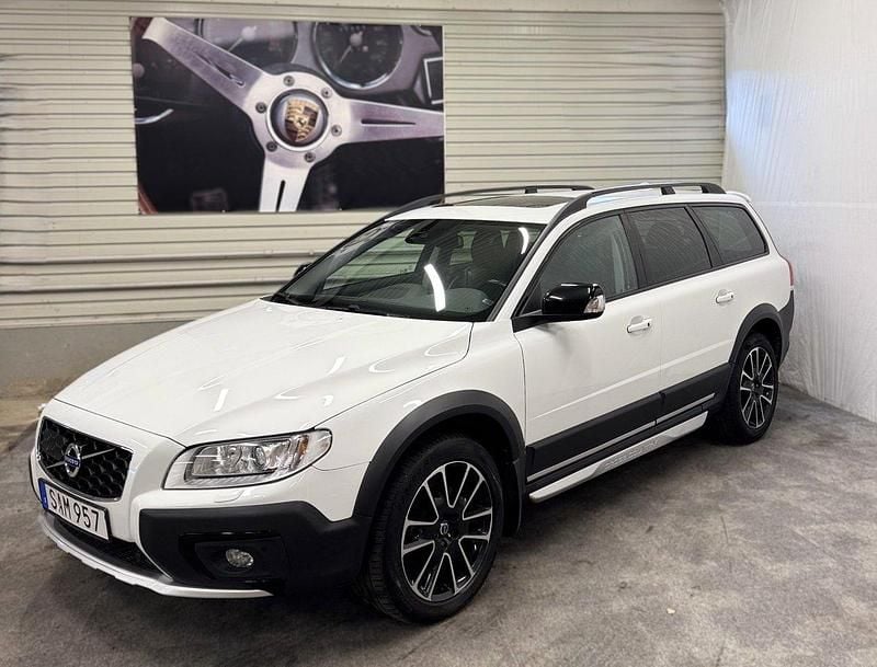 Vit Begagnad 2015 Volvo XC70 Standard Kombi | 239 000 kr (Marknadspris) - Bild 1/4
