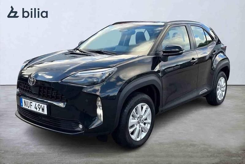 Svart Begagnad 2025 Toyota Yaris Cross Active SUV | 289 900 kr (Bra pris) - Bild 1/1
