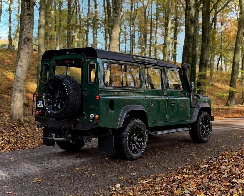 Begagnad Land Rover Defender 122 HK (89 kW) 2006 Mörkgrön (grön) Kombi