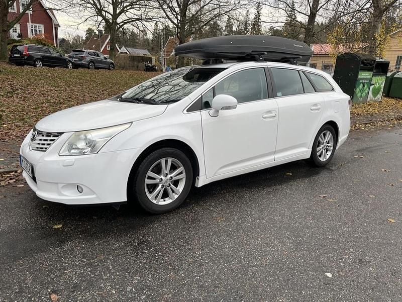 Vit Begagnad 2009 Toyota Avensis Business Edition Kombi | 50 000 kr (Bra pris) - Bild 1/4