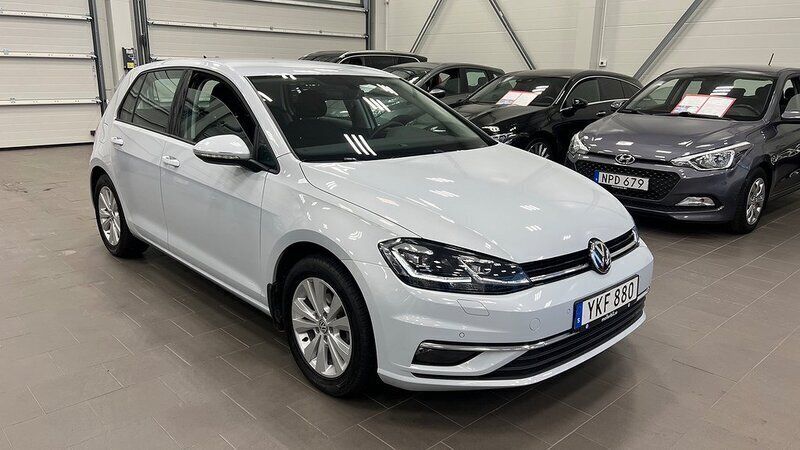 Silver Begagnad 2017 VW Golf VII Halvkombi | 159 500 kr (Marknadspris) - Bild 1/4