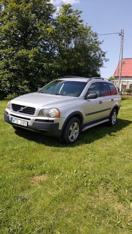 Grå Begagnad 2005 Volvo XC90 Kinetic SUV | 28 000 kr - Bild 1/2