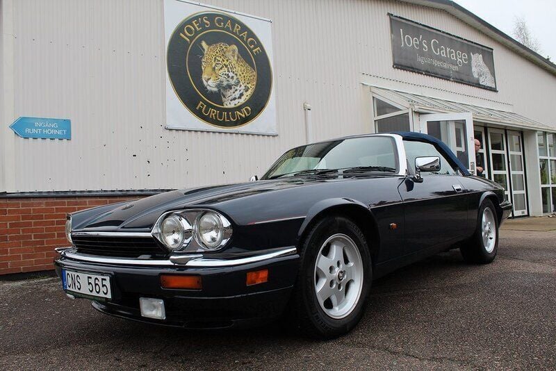 Mörkblå Begagnad 1994 Jaguar XJS Cab | 299 000 kr - Bild 1/4