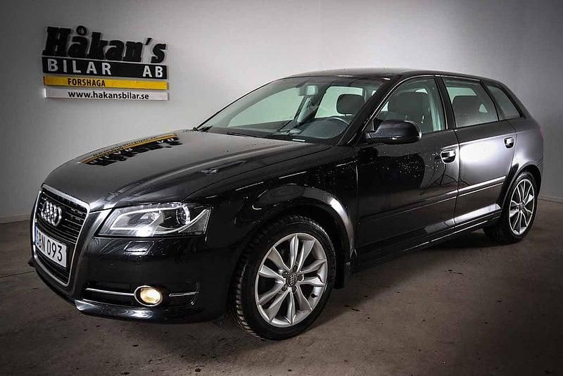 Svart Begagnad 2011 Audi A3 Sportback Ambition Halvkombi | 99 500 kr (Dyr) - Bild 1/4