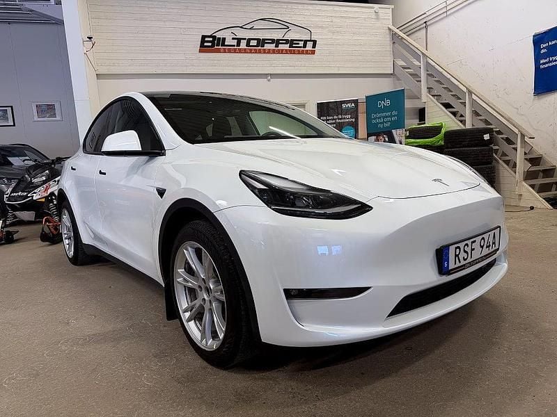 Begagnad Tesla Model Y 378 kW (514 HK) 2024 Vit SUV