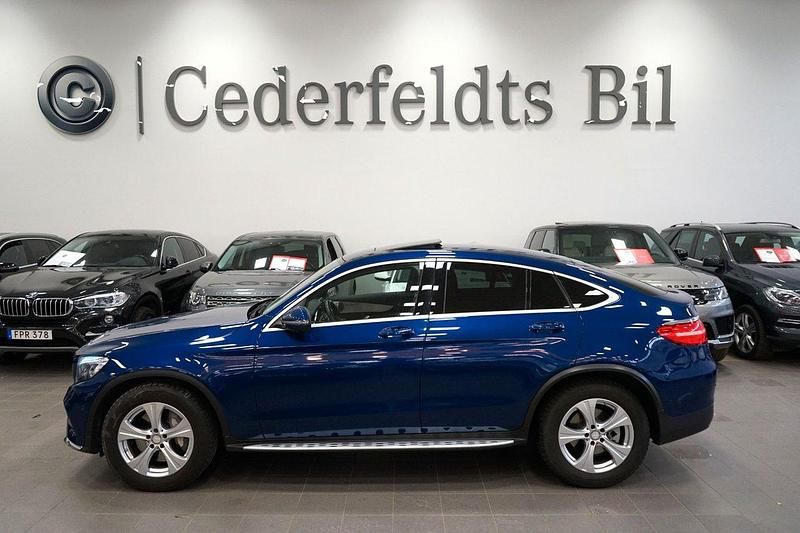 Blå Begagnad 2019 Mercedes GLC220 AMG Sportkupé | 359 900 kr (Marknadspris) - Bild 1/4