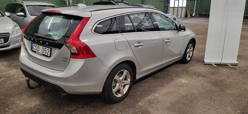 Begagnad Volvo V60 Momentum 205 HK (150 kW) 2011 Grå Kombi