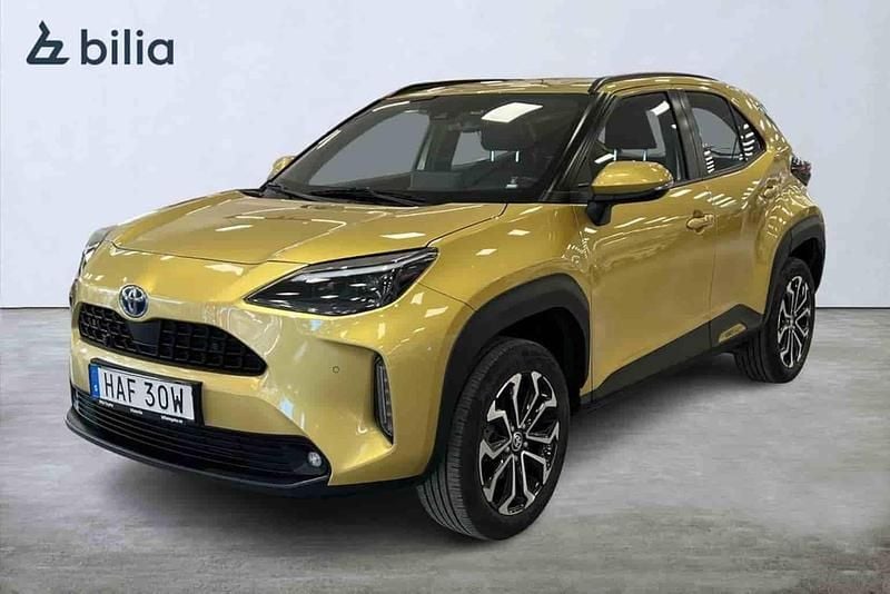 Begagnad Toyota Yaris Cross 2023 Gul SUV