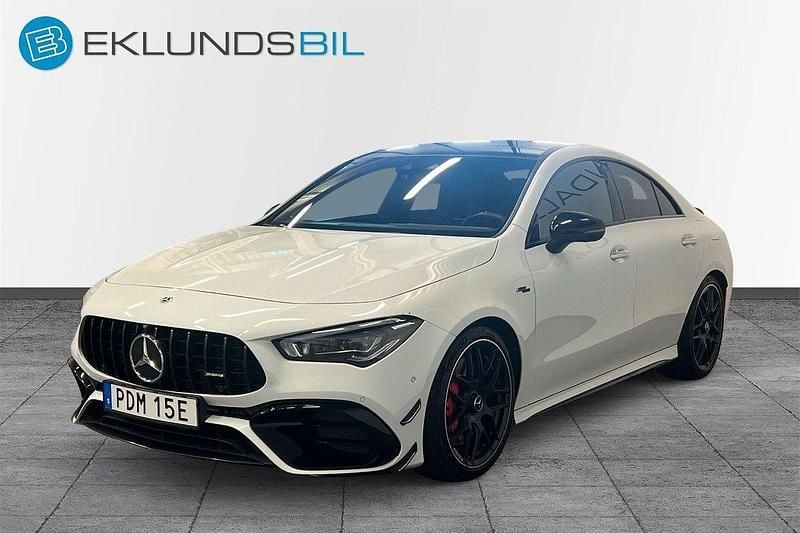 Vit Begagnad 2021 Mercedes CLA45 AMG AMG Sportkupé | 489 900 kr (Bra pris) - Bild 1/4
