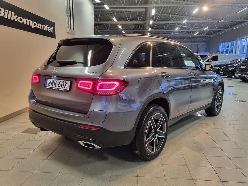 Begagnad Mercedes GLC300 AMG line 306 HK (225 kW) 2021 Grå