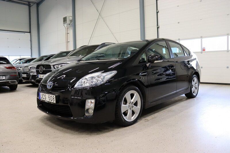 Svart Begagnad 2011 Toyota Prius Halvkombi | 99 800 kr (Marknadspris) - Bild 1/4
