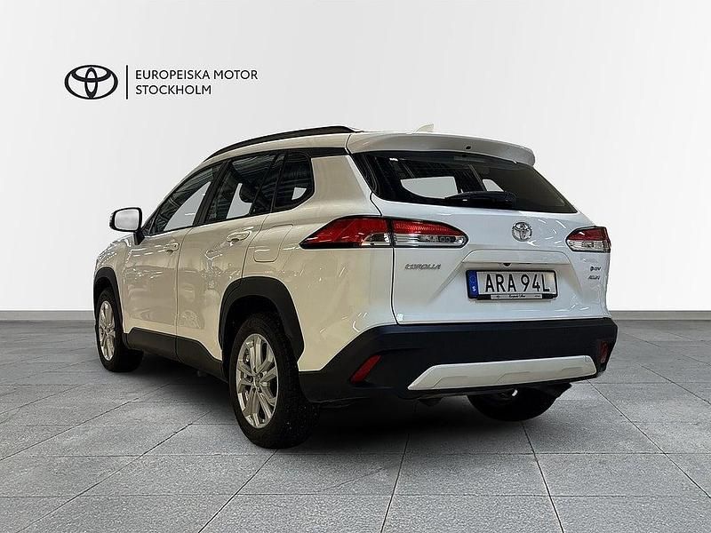 Begagnad Toyota Corolla Cross Active 197 HK (144 kW) 2024 Vit SUV
