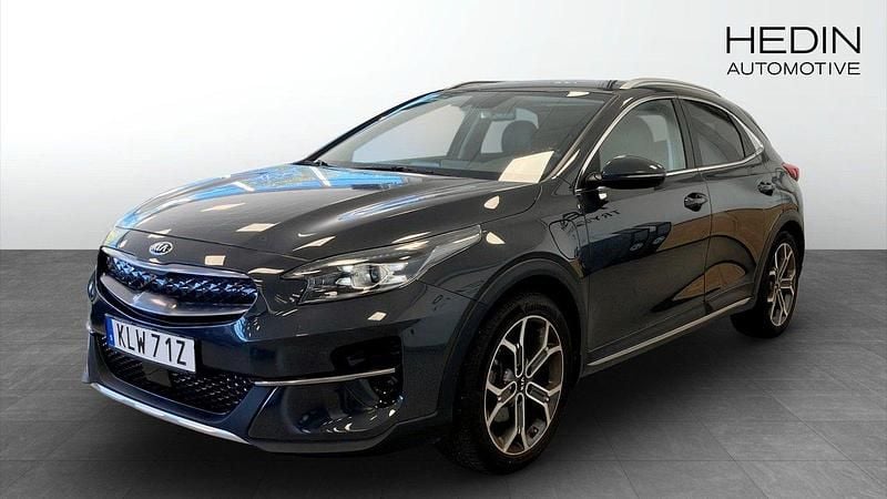 Grå (grey) Begagnad 2021 Kia XCeed Advance SUV | 234 900 kr (Marknadspris) - Bild 1/4