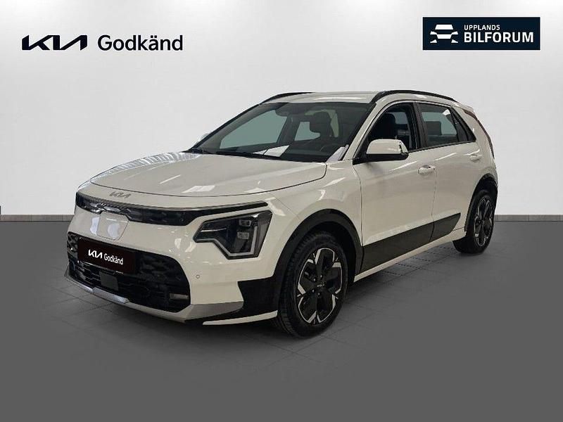 Vit Begagnad 2023 Kia e-Niro SUV | 319 000 kr (Bra pris) - Bild 1/4