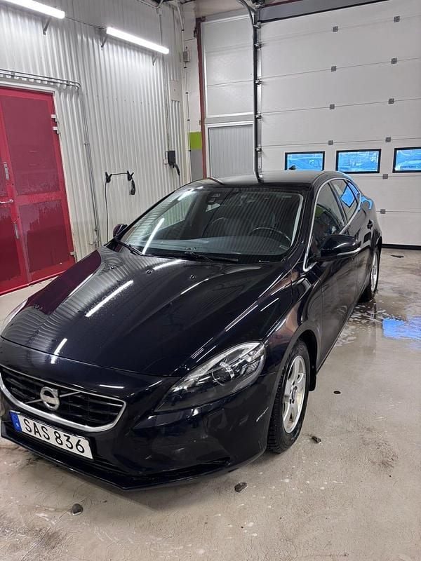 Begagnad Volvo V40 115 HK (84 kW) 2014