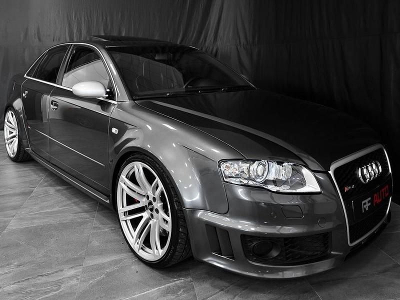 Begagnad Audi RS4 420 HK (308 kW) 2005 Grå Sedan