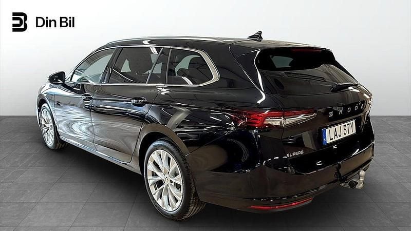 Begagnad Skoda Superb Selection 150 HK (110 kW) 2024 Svart Kombi