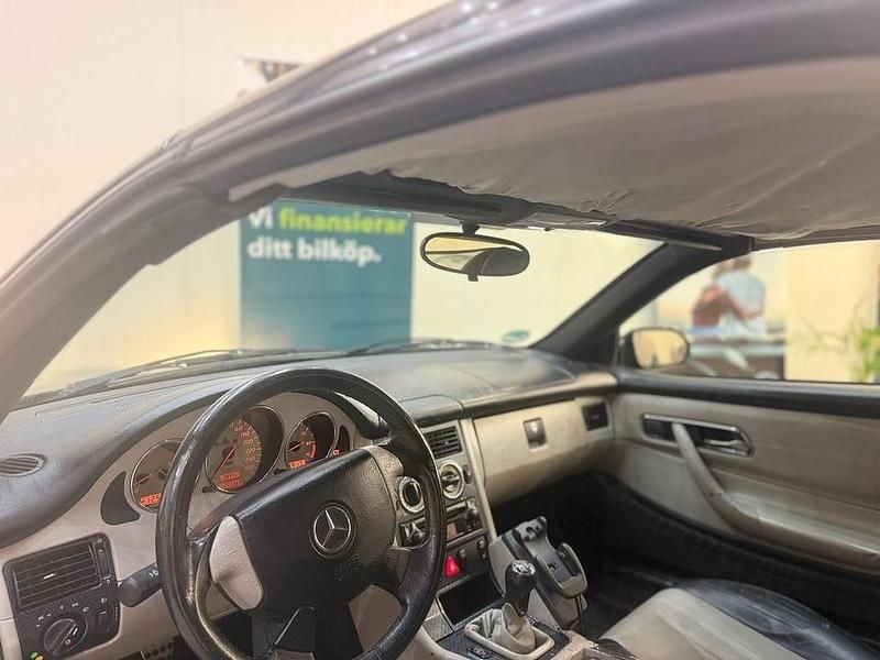 Begagnad Mercedes SLK200 1999 Svart Cab
