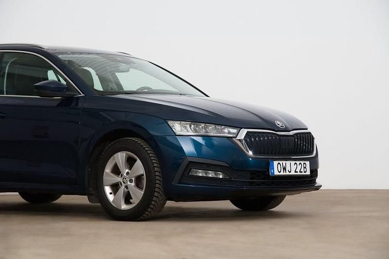 Begagnad Skoda Octavia 110 HK (80 kW) 2020 Blå Kombi