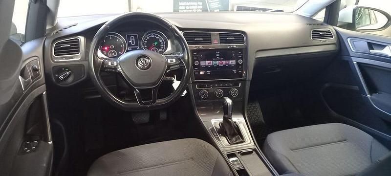 Begagnad VW Golf VII 116 HK (85 kW) 2018 Vit Kombi