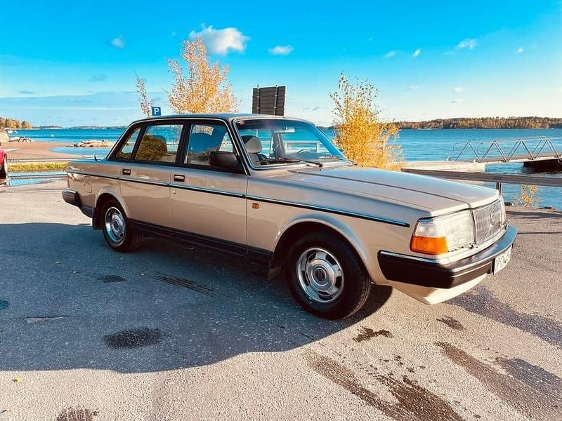 Metallic Begagnad 1989 Volvo 240 Sedan | 99 000 kr - Bild 1/4