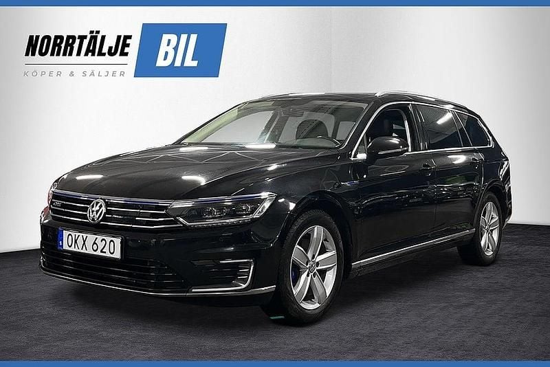 Svart Begagnad 2016 VW Passat GTE Kombi | 174 900 kr (Marknadspris) - Bild 1/3
