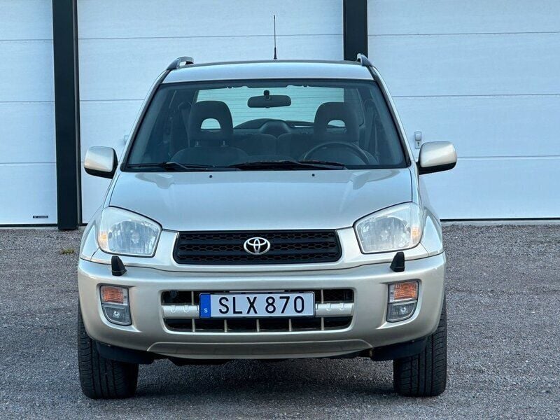 Gul Begagnad 2001 Toyota RAV4 SUV | 39 900 kr (Marknadspris) - Bild 1/4