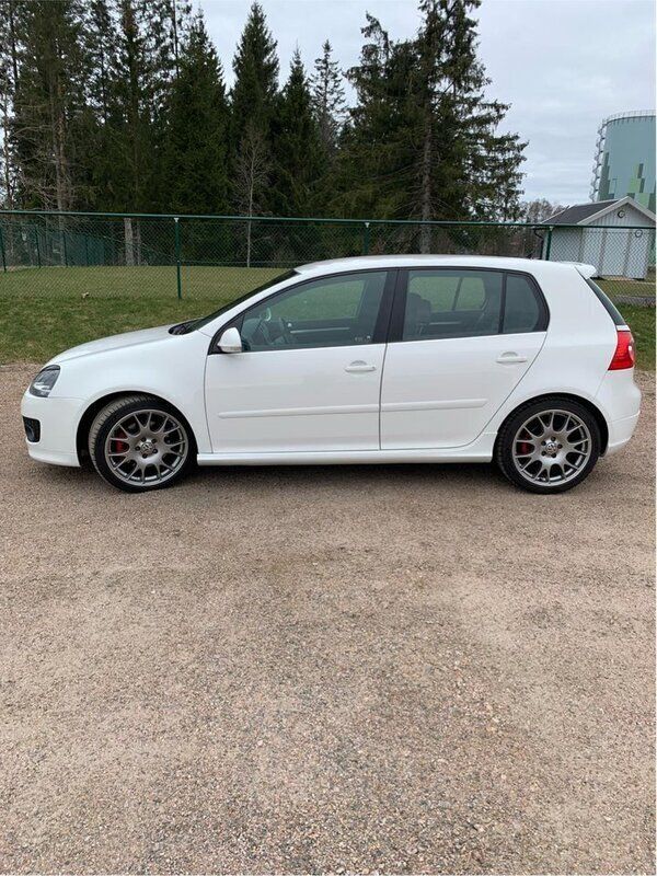Vit Begagnad 2007 VW Golf V Edition Halvkombi | 110 000 kr - Bild 1/4