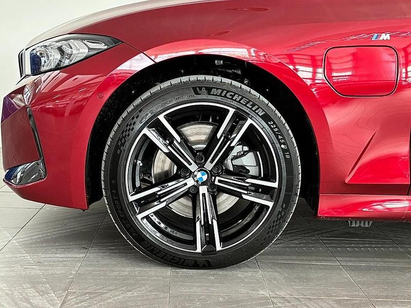 Ny BMW 330 M Sport 2026 Röd Kombi