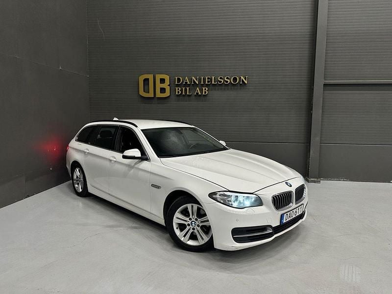 Vit Begagnad 2015 BMW 520 Kombi | 109 800 kr (Bra pris) - Bild 1/4
