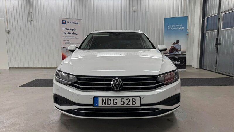 Vit Begagnad 2021 VW Passat Kombi | 174 900 kr (Bra pris) - Bild 1/4