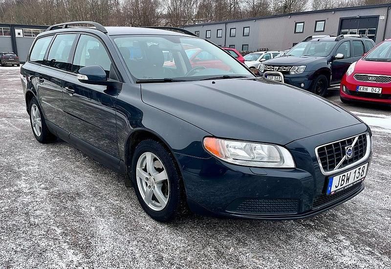 Begagnad Volvo V70 Kinetic 145 HK (106 kW) 2008 Grå Kombi