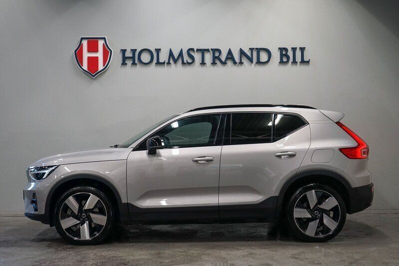 Silver Begagnad 2024 Volvo XC40 Ultimate SUV | 468 900 kr (Marknadspris) - Bild 1/4