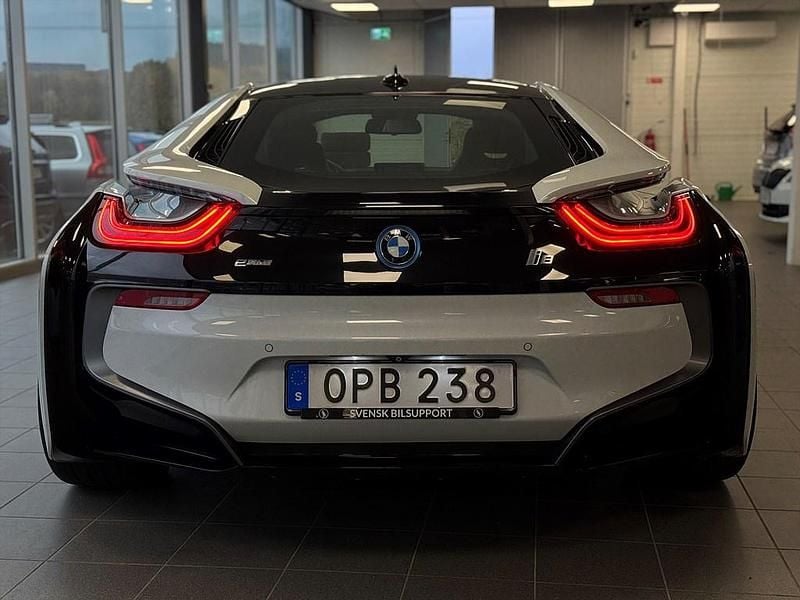 Begagnad BMW i8 367 HK (269 kW) 2015 Vit Sportkupé