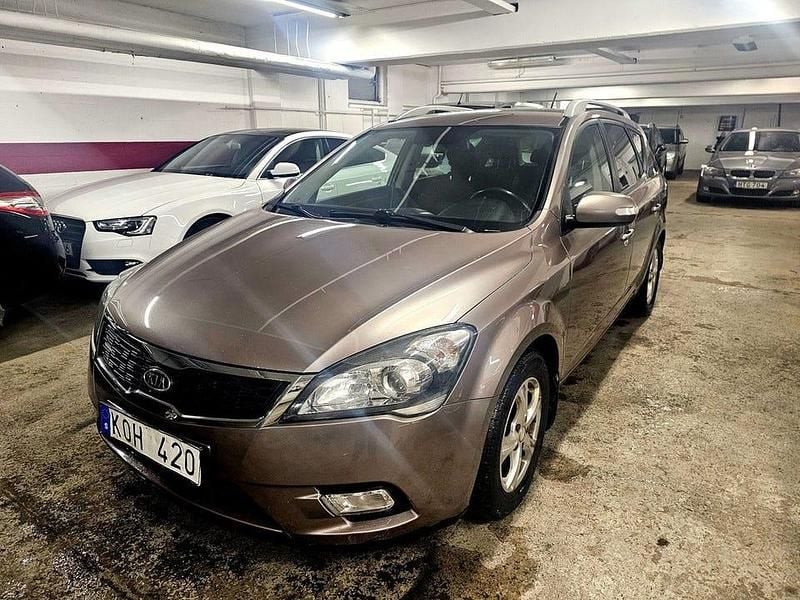 Mörkgrå Begagnad 2009 Kia Ceed Sportswagon EX Kombi | 54 900 kr (Bra pris) - Bild 1/4