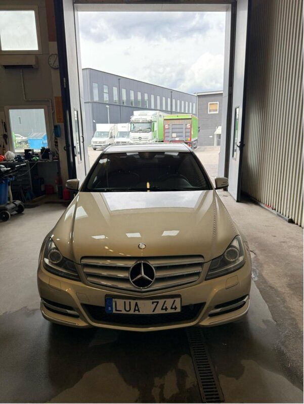 Begagnad 2012 Mercedes C220 Sedan | 90 000 kr (Bra pris) - Bild 1/4