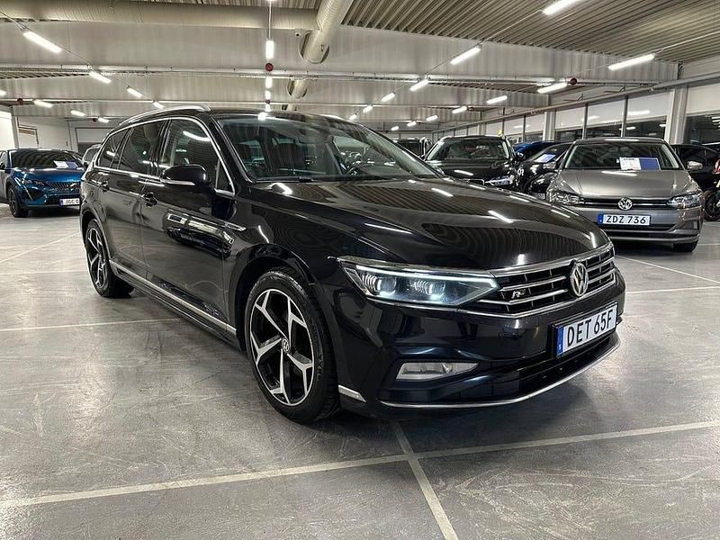 Begagnad VW Passat Highline 190 HK (139 kW) 2020 Svart Kombi