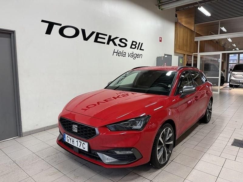 Röd Begagnad 2021 Seat Leon Kombi | 179 900 kr (Superpris) - Bild 1/4