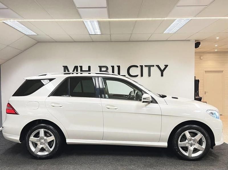 Begagnad Mercedes ML350 AMG line 258 HK (189 kW) 2012 Vit SUV