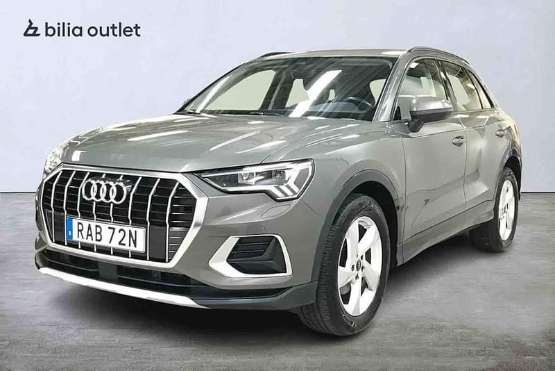 Grå Begagnad 2023 Audi Q3 SUV | 289 900 kr - Bild 1/1