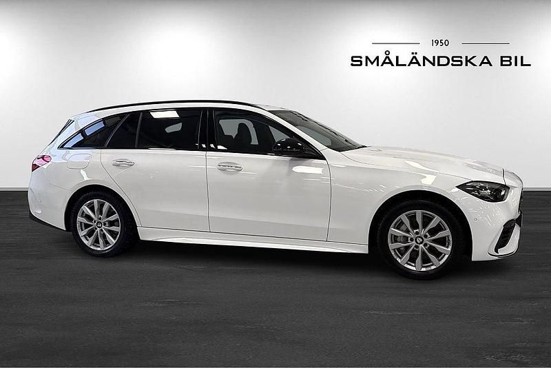Begagnad Mercedes C300e AMG line 230 HK (169 kW) 2023 Vit Kombi