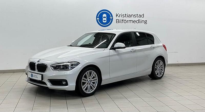 Begagnad BMW 118 Advantage 136 HK (100 kW) 2017 Vit Halvkombi