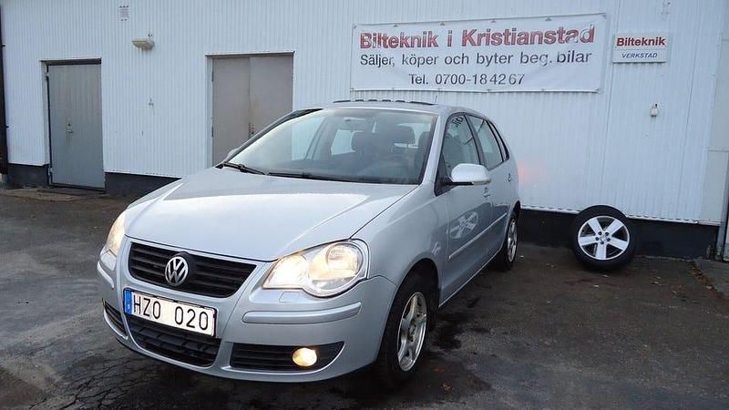 Silver Begagnad 2009 VW Polo Halvkombi | 51 500 kr (Marknadspris) - Bild 1/4