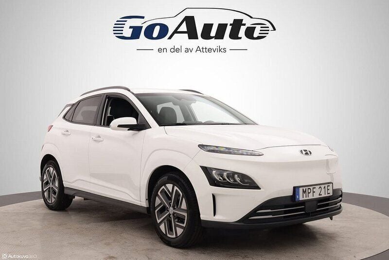 Vit Begagnad 2022 Hyundai Kona Essential SUV | 189 900 kr (Marknadspris) - Bild 1/3