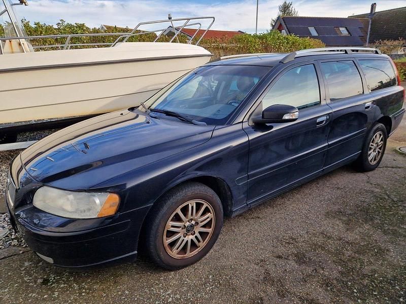 Svart Begagnad 2007 Volvo V70 Momentum Kombi | 8 000 kr (Superpris) - Bild 1/1