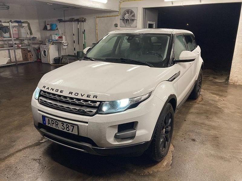 Vit Begagnad 2013 Land Rover Range Rover evoque Pure SUV | 149 500 kr (Bra pris) - Bild 1/4