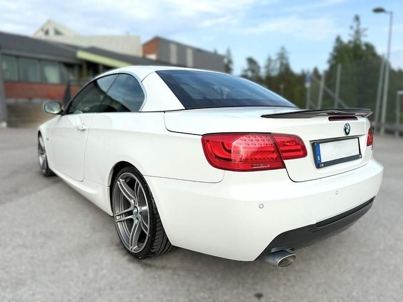 Begagnad BMW 320 Comfort Edition 184 HK (135 kW) 2010 D, convertible lci comfort m sport 19" Cab